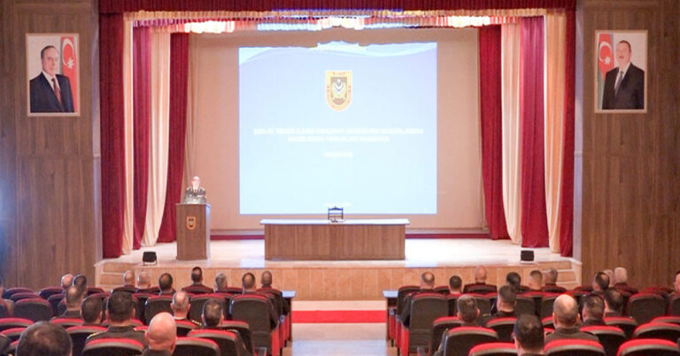 Naxçıvan Qarnizonu Qoşunlarında 2021-ci tədris ilinin nəticələri ilə bağlı yekun müşavirə keçirildi – VİDEO Naxçıvan Qarnizonu Qoşunlarında 2021-ci tədris ilinin nəticələri ilə bağlı yekun müşavirə keçirildi – VİDEO