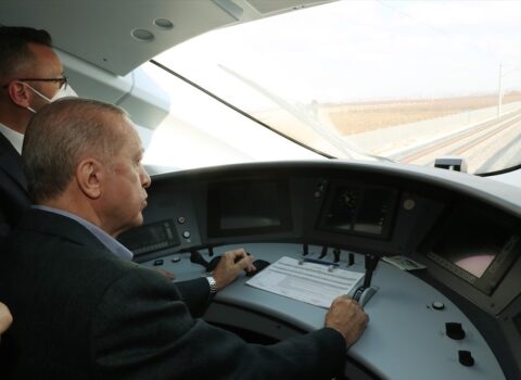 Ərdoğan sürət qatarını idarə etdi – VİDEO