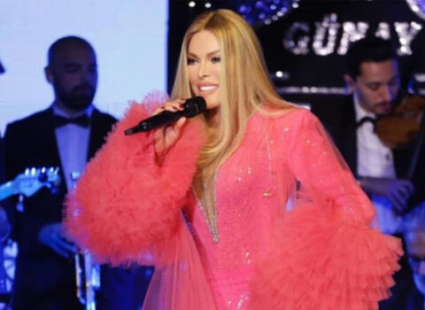 75 yaşında özünü “Barbie” gəlinciyinə oxşatdı – FOTOLAR