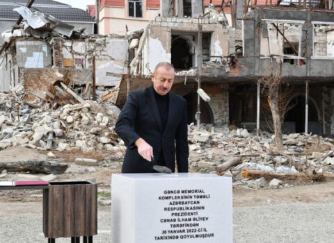 İlham Əliyev Gəncə Memorial Kompleksinin təməlini qoydu – FOTOLAR
