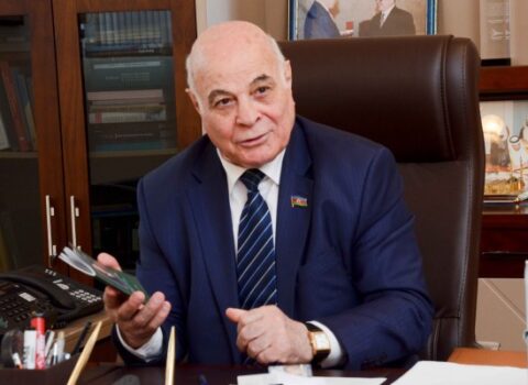 Sabiq deputat: “Evdə arvada kömək edirəm”