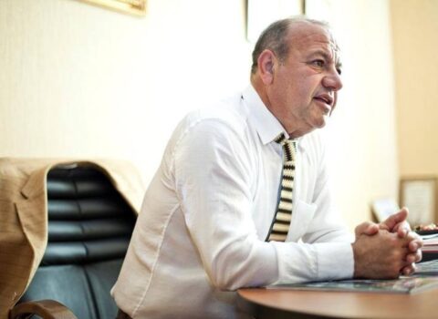 “Azərbaycan muğamına xələl gətirir…” – Əli Mirəliyev Alim Qasımovu SƏRT TƏNQİD ETDİ