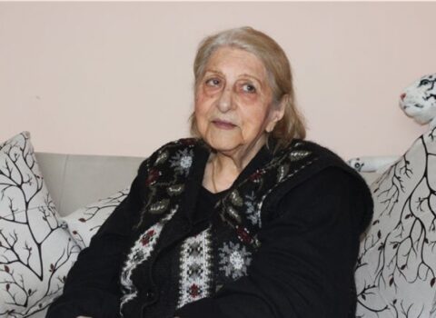 İlham Əliyev Fatma Səttarovanı TƏBRİK ETDİ