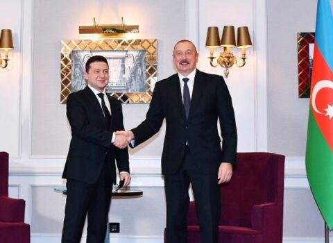 İlham Əliyev Zelenskini təbrik etdi