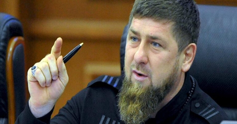 Kadırov: “Əziz qazax qardaş və bacılar, dayanın! Bu, xeyirə aparmayacaq” Kadırov: “Əziz qazax qardaş və bacılar, dayanın! Bu, xeyirə aparmayacaq”