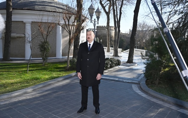 Prezident: “İnsanlara problem yaratmamaq üçün xalqımı buradan təbrik edirəm” – VİDEO Prezident: “İnsanlara problem yaratmamaq üçün xalqımı buradan təbrik edirəm” – VİDEO