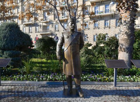 Tağıyevin abidəsini zədələyənlər saxlanıldı – Heykəl bərpa olundu