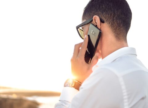 Telefonunuzu kimin dinlədiyini bu kodla öyrənə bilərsiniz