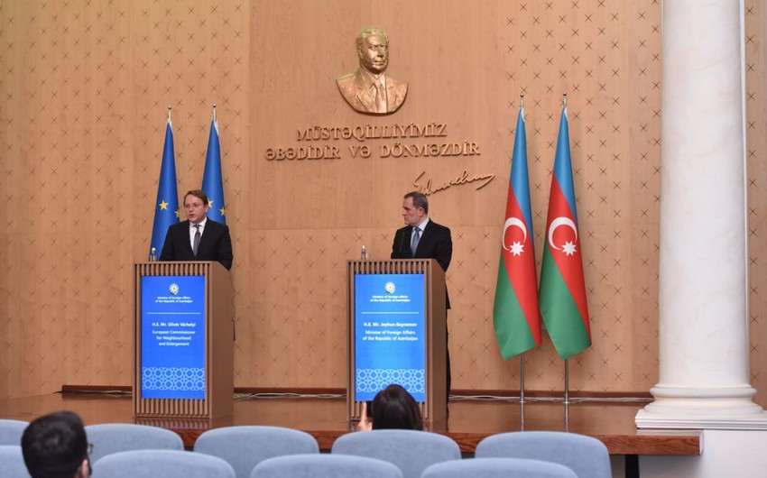 Ceyhun Bayramov Varhelyi ilə görüşdən YAZDI