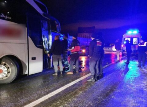 Türkiyədə ağır yol qəzası: ölən və yaralılar var
