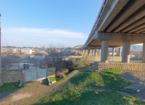 Təhlükəli körpü Şabran sakinlərini evlərindən didərgin salıb – FOTO/VİDEO
