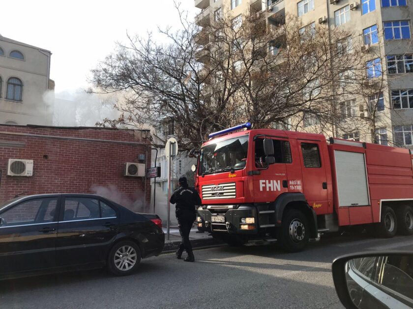 SON DƏQİQƏ! Bakıda güclü yanğın BAŞLAYIB - Hadisə yerindən FOTOLAR