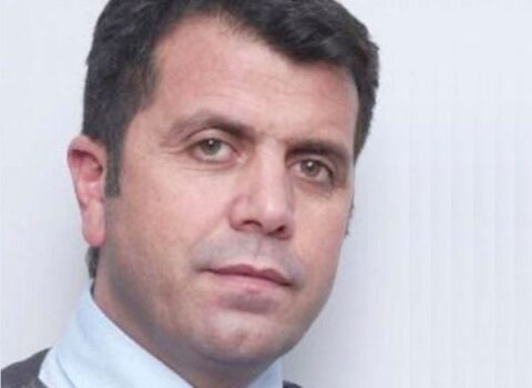 Mavi gözlü media “makleri…”