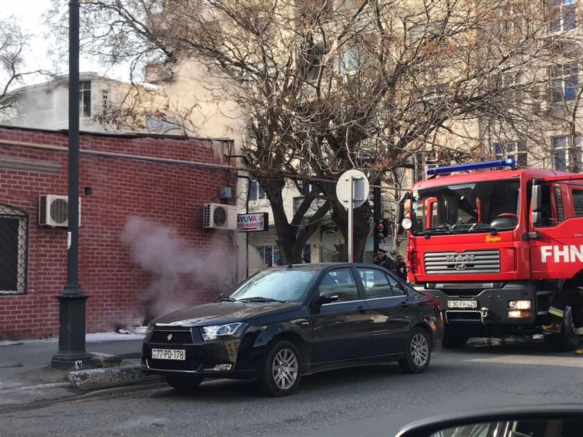 SON DƏQİQƏ! Bakıda güclü yanğın BAŞLAYIB - Hadisə yerindən FOTOLAR