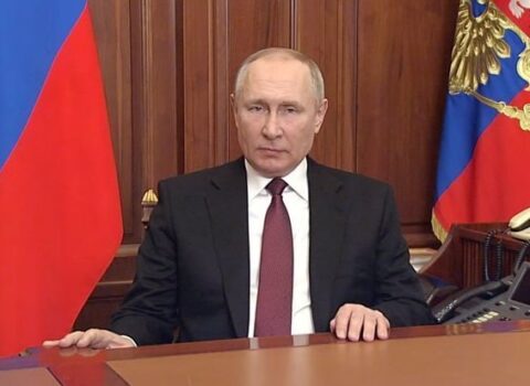 Putin silahlı qüvvələri xüsusi döyüş rejiminə keçirməyi əmr etdi – VİDEO