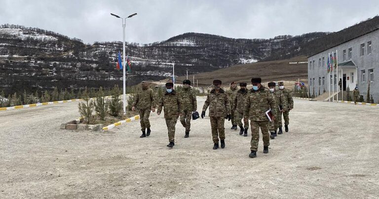 Zakir Həsənov Laçında yeni tikilən hərbi hissələrə baxış keçirdi – VİDEO Zakir Həsənov Laçında yeni tikilən hərbi hissələrə baxış keçirdi – VİDEO