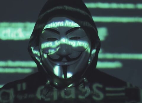 “Anonymous” Putinlə əlaqə saxlayaraq onu HƏDƏLƏDİ – VİDEO – ÖZƏL