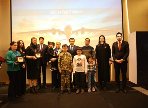 Selçuk Bayraktar Bakıda şəhid ailələri ilə görüşdü – FOTOLAR