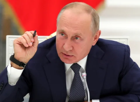 Putin: “Ukraynanın hava məkanının uçuşa bağlanmasına münaqişədə iştirak kimi baxacağıq”