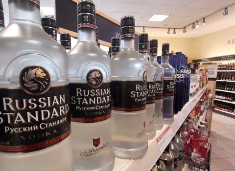 Kanadada rus məhsulları yığışdırılır – ÖZƏL