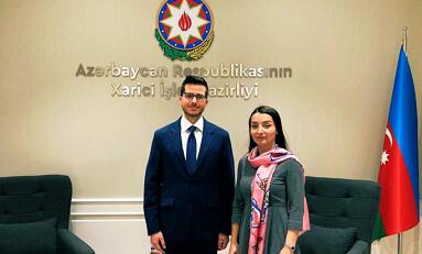 İsrail səfiri XİN rəsmisi ilə görüşdü