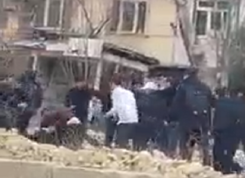 Bakıda məktəblilər arasında kütləvi dava – VİDEO