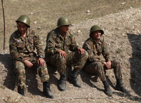 “Nizamlı ordu əvəzinə muzdlulardan ibarət jandarm” – Ermənistan ordusunda nə baş verir?