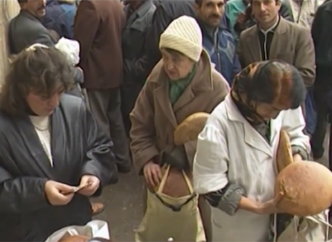 92-ci ilin Bakısı-çörək növbələri, boş piştaxtalar… – VİDEO