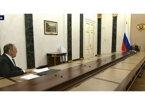Putin bu dəfə Lavrovla Şoyqunu uzun masa arxasında qəbul etdi – VİDEO