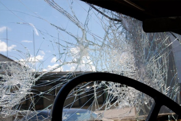 Goranboyda avtomobil aşdı: 3 nəfər yaralandı