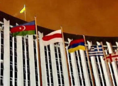 Ukraynanın Dnepr şəhərində Belarus bayrağı ağ-qırmızı-ağ bayrağa dəyişdirildi – FOTO