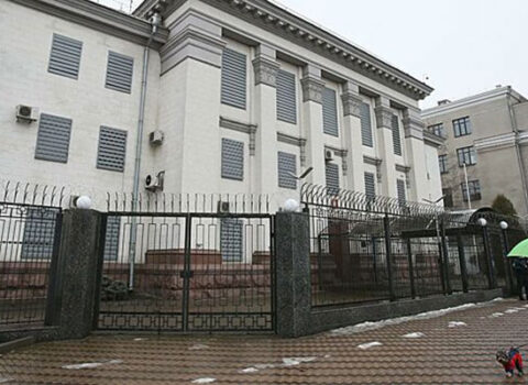 Rusiya Ukraynadakı diplomatik işçilərini təxliyə edir