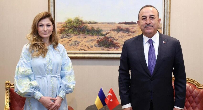 Dohada Əminə Cabbarla Çavuşoğlu arasında görüş keçirildi
