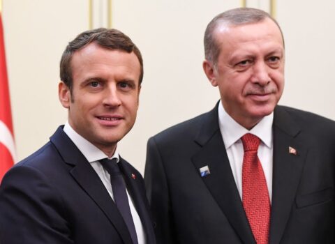 Ərdoğan Makronla Ukrayna taxılı ilə bağlı İstanbul görüşünü müzakirə etdi
