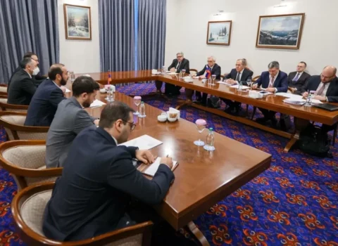 Lavrov və Mirzoyan üçtərəfli bəyanatların icrasını müzakirə etdi