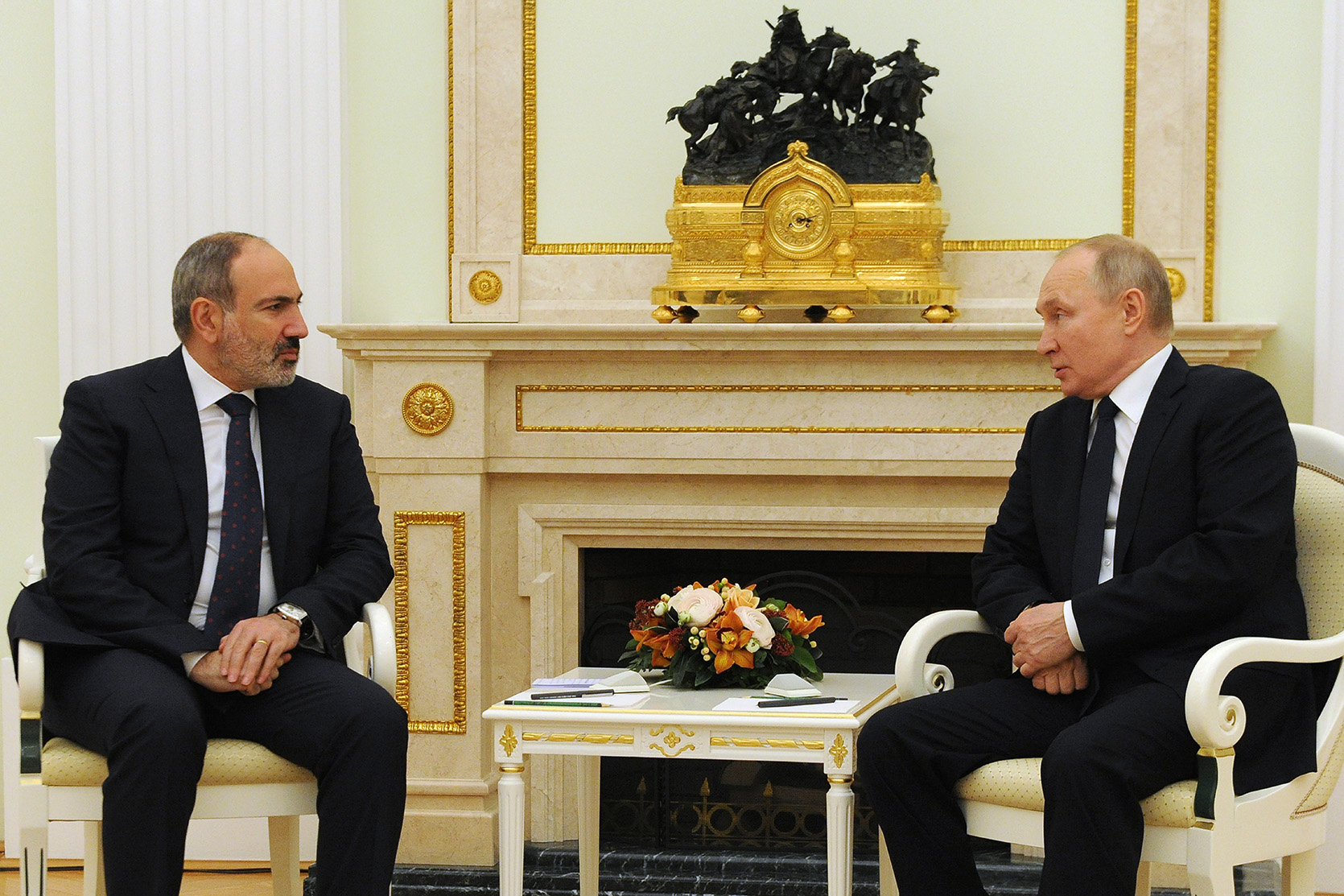 Putin Paşinyanla danışdı: Qarabağ müzakirəsi