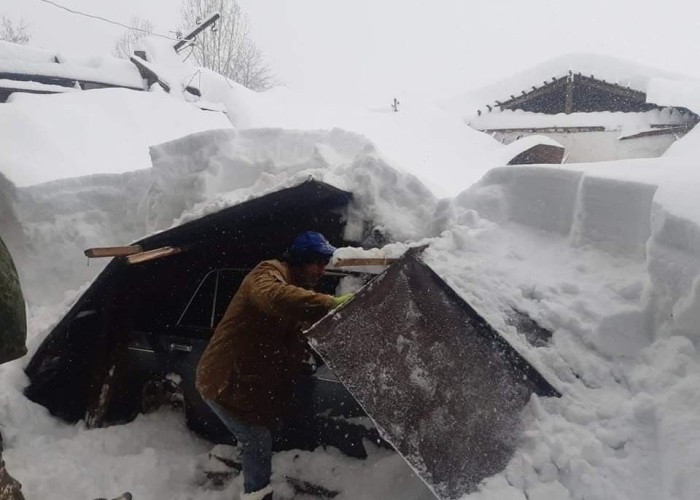 Əsgəranda maşınlar dağıntılar altında qaldı - FOTO