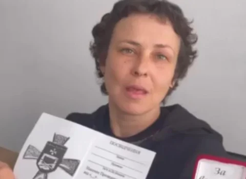 Rusiyalı müğənni ömürlük HƏBS OLUNA BİLƏR – Ukrayna bayrağının TƏHQİRİNƏ GÖRƏ + VİDEO
