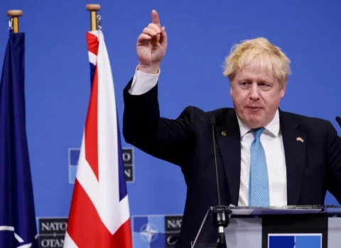 Boris Conson Rusiyanı timsahla müqayisə etdi