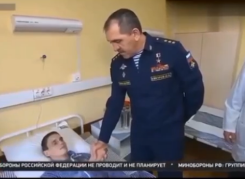 Şoyqunun müavinindən ayaqlarını itirən əsgərə qəribə “təsəlli” – VİDEO