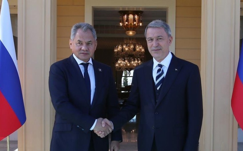 Akar və Şoyqu Ukraynadakı vəziyyəti MÜZAKİRƏ ETDİ