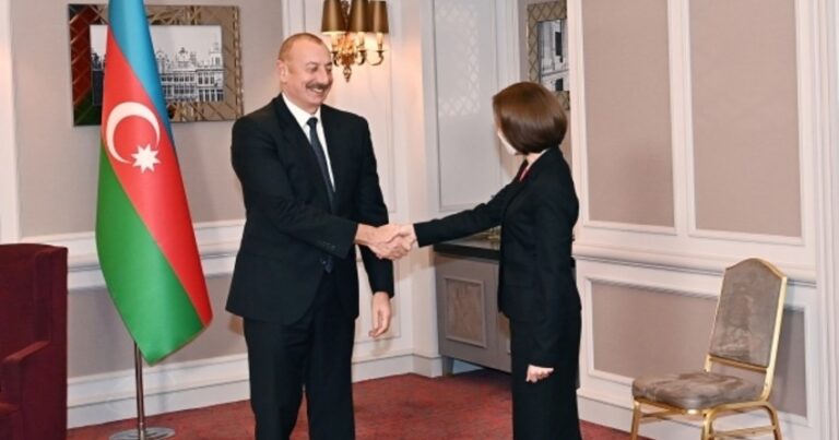 Maya Sandu İlham Əliyevə ZƏNG ETDİ Maya Sandu İlham Əliyevə ZƏNG ETDİ