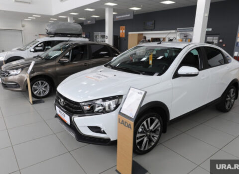 Rusiyanın avtomobil bazarı çökür: “AvtoVaz” dayandı