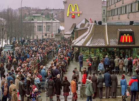 Rusiyada “McDonald’s”u “Vanya dayı” etdilər: OXŞAR LOQO – FOTO