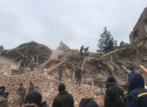 Rusiya Ukraynada hərbi hissəyə hücum etdi – 70 hərbçi HƏLAK OLDU + FOTO/VİDEO