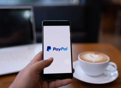 “PayPal” Rusiyada elektron pul kisələrini bloklayacaq