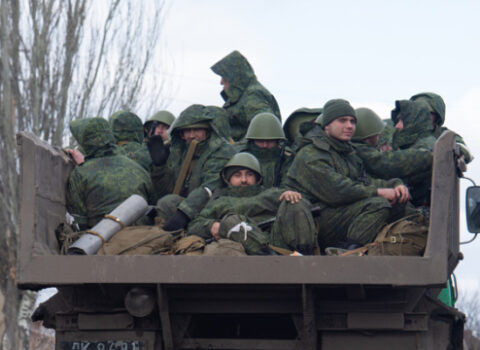 Donetskə bir gecədə 60 hücum həyata keçirildi