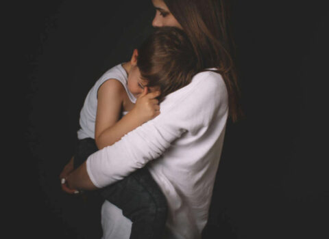 Uşaqlıq depressiyası: Övladlarımızı bu xəstəlikdən necə qoruya bilərik?