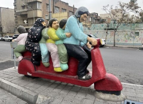 İran hökumətinin çoxuşaqlılığın qəribə formada təbliği gülüş doğurdu