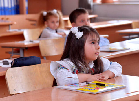 Azərbaycandilli mətkəblərdə rus dilinin tədrisi ilə bağlı nazirdən AÇIQLAMA